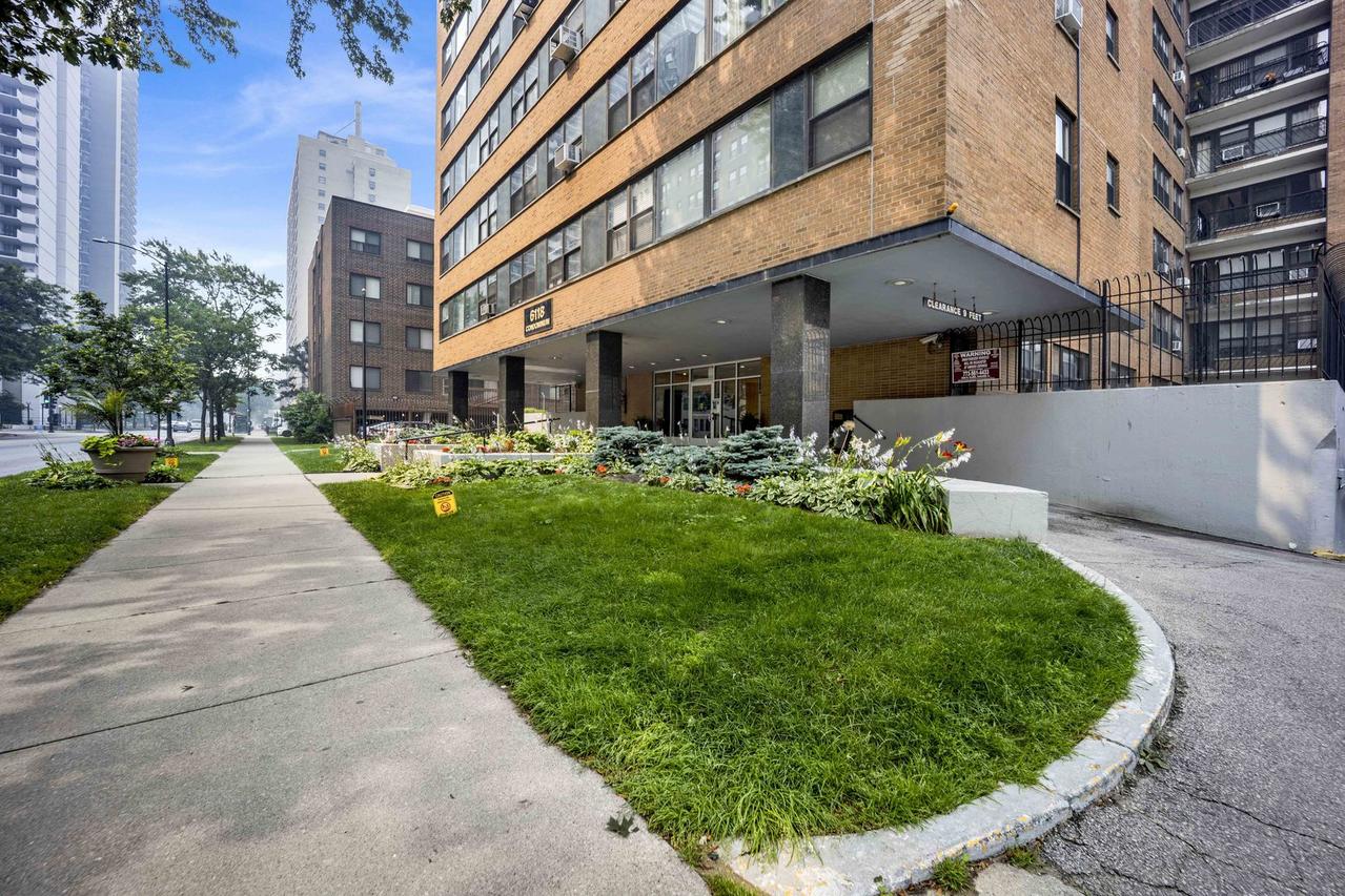 6118 N Sheridan Rd. #310, Chicago, IL 60660