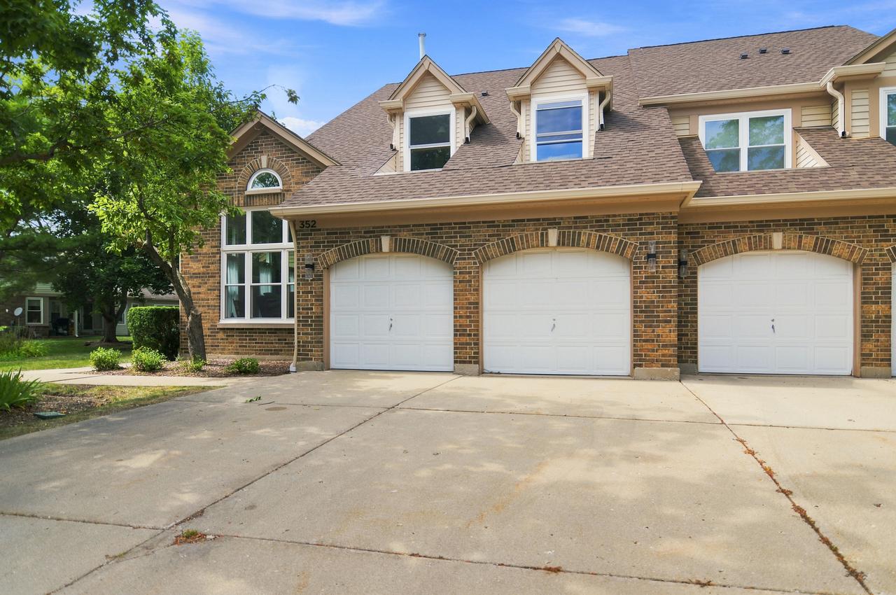 352 Satinwood Ct., Buffalo Grove, IL 60089
