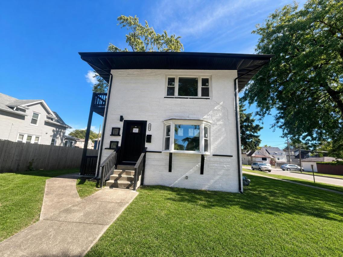 317 S 11th Ave., Maywood, IL 60153