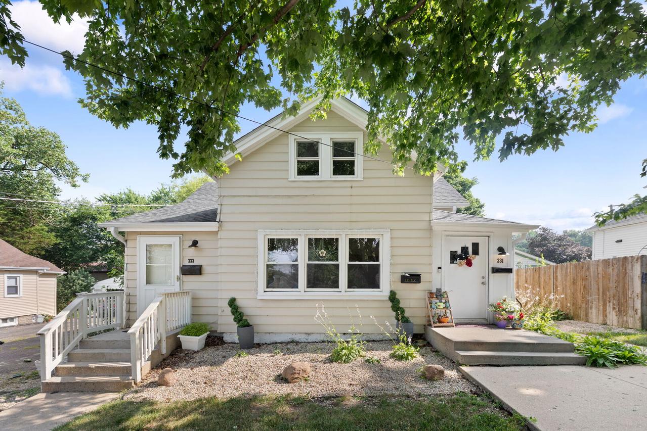 331-333 E Lincoln Ave., Barrington, IL 60010