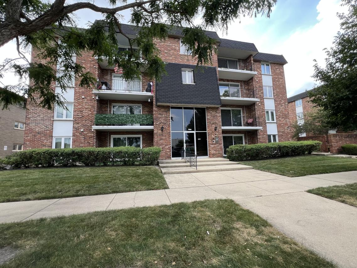 11012 Kilpatrick Ave. #3ne, Oak Lawn, IL 60453