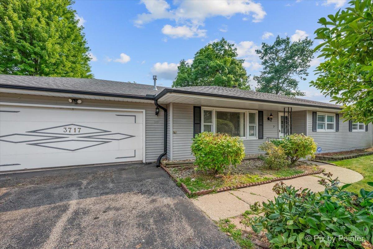 3717 Grandmore Ave., Gurnee, IL 60031