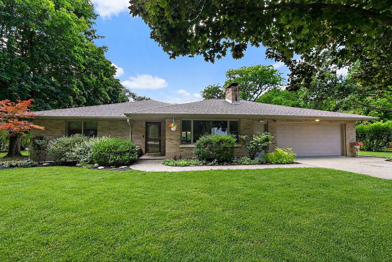 1395 Oakland Dr., Sycamore, IL 60178