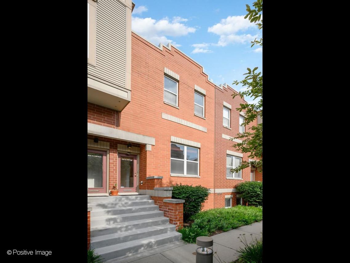 3643 W Cornelia Ave. #B, Chicago, IL 60618