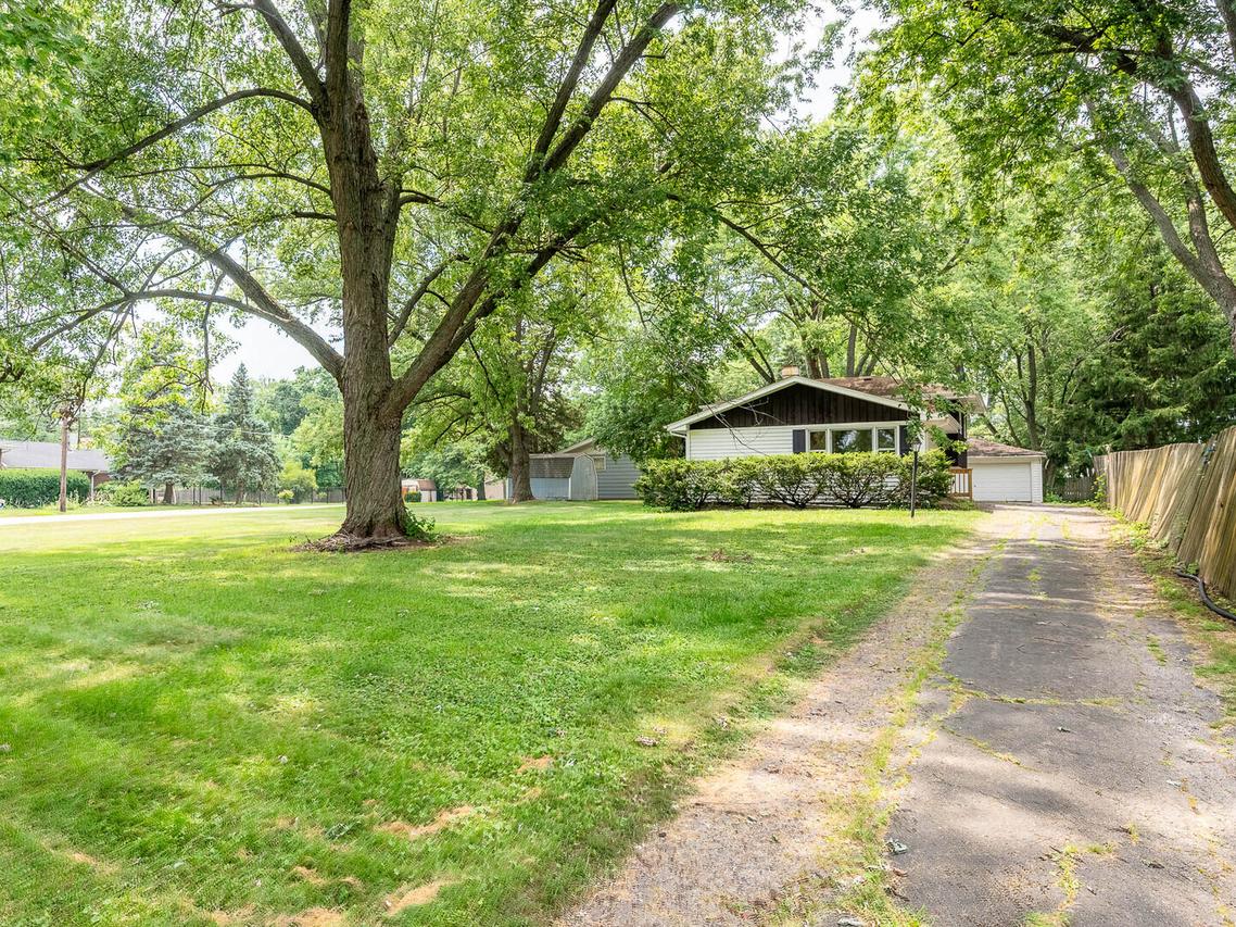 5850 Springside Ave., Downers Grove, IL 60516