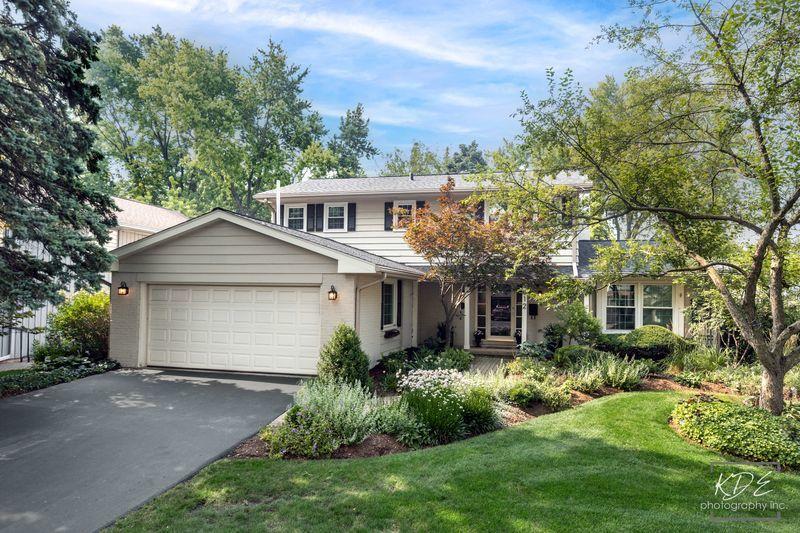 612 Burning Tree Ln., Naperville, IL 60563