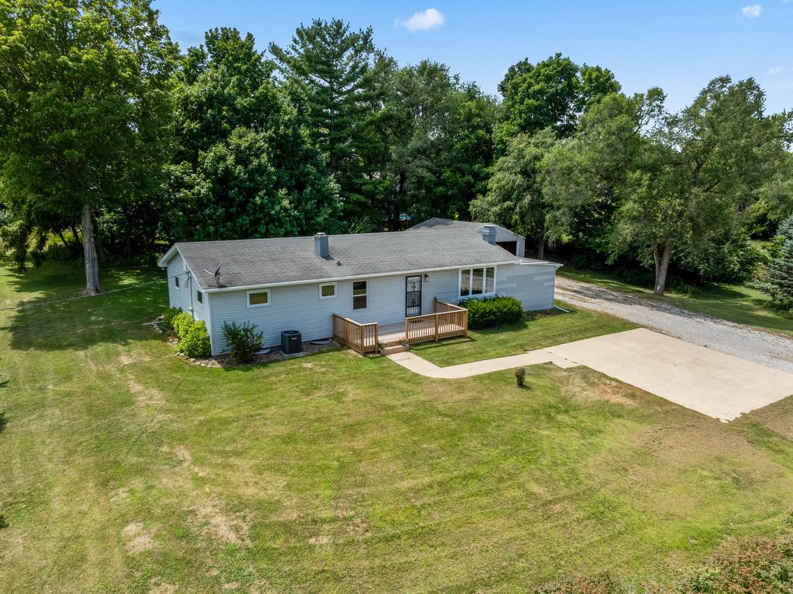 19721 Us 150 Hwy., Bloomington, IL 61705