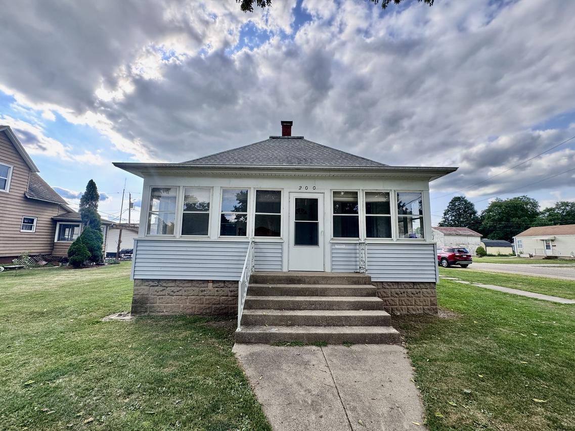 200 Jefferson St., Henry, IL 61537
