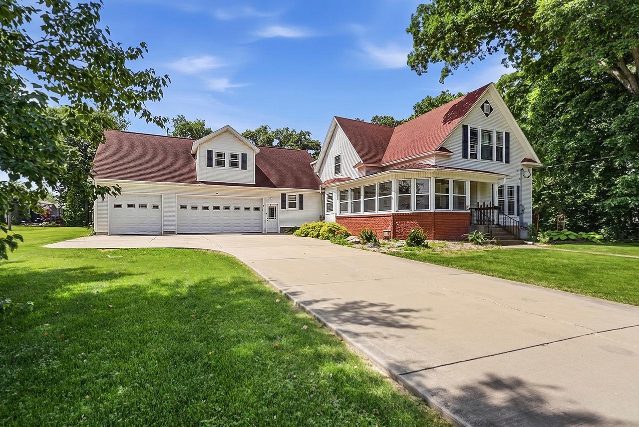 809 E Center St., Ottawa, IL 61350