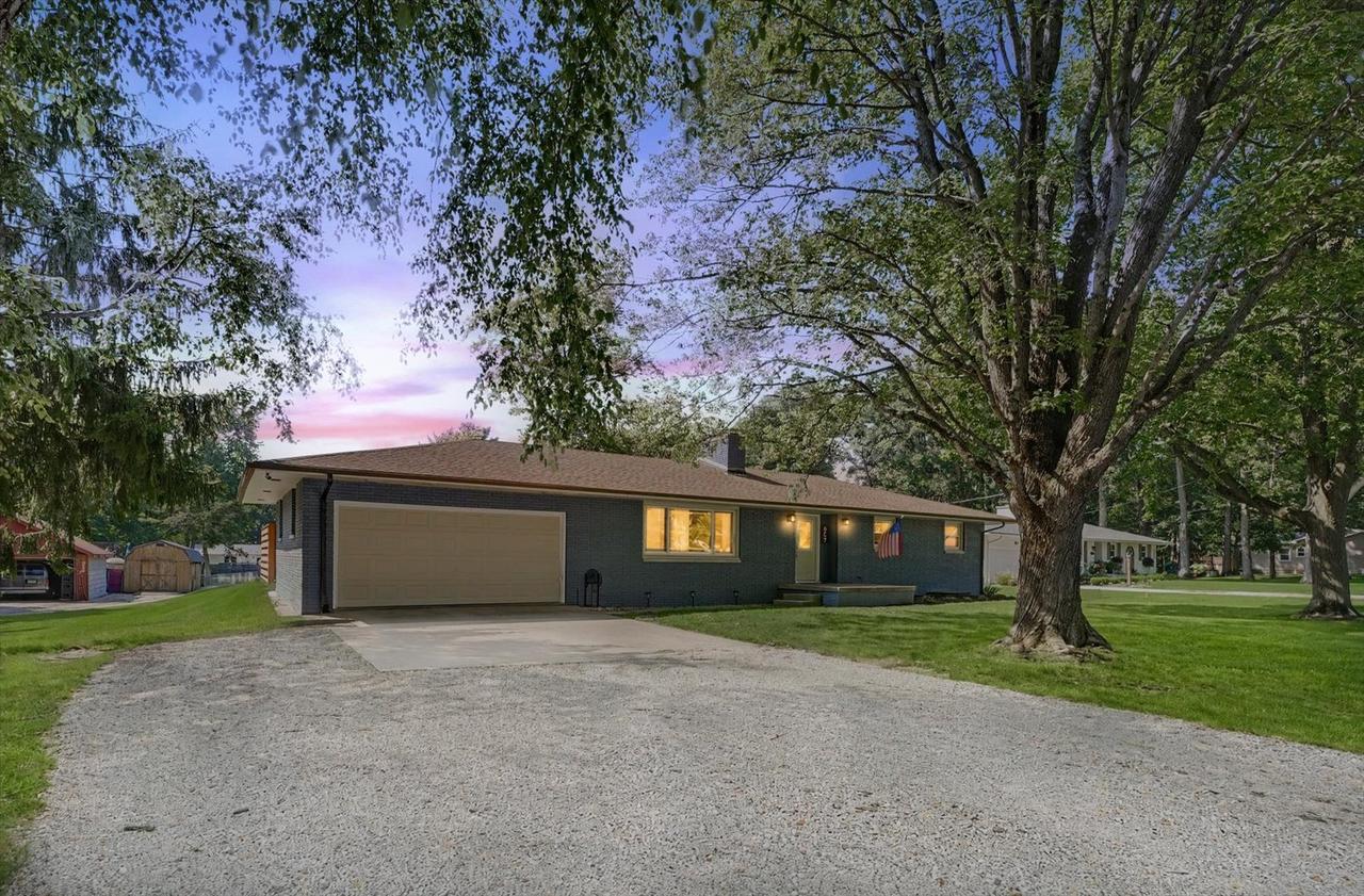 607 W Main St., Mahomet, IL 61853