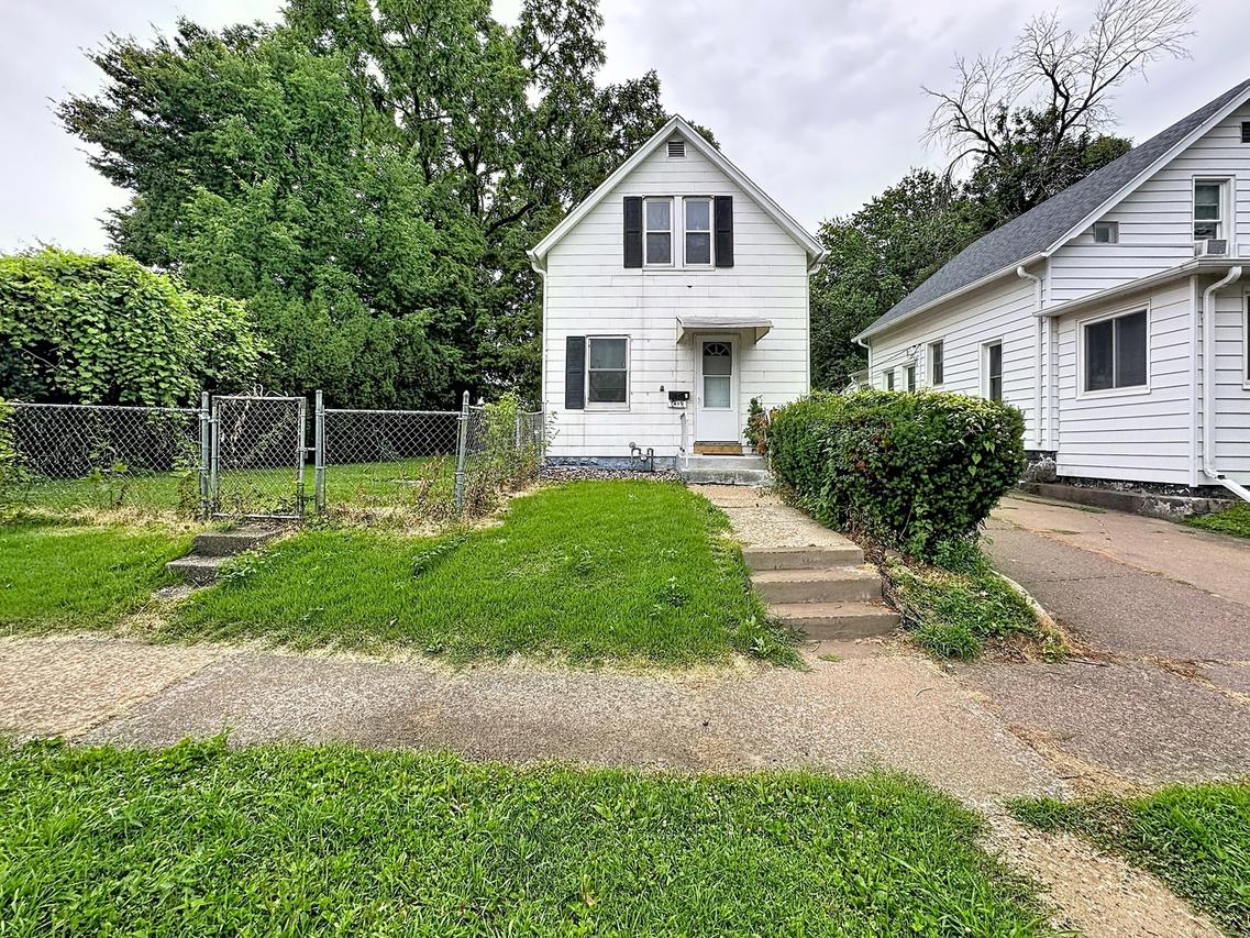 1419 41st St., Rock Island, IL 61201