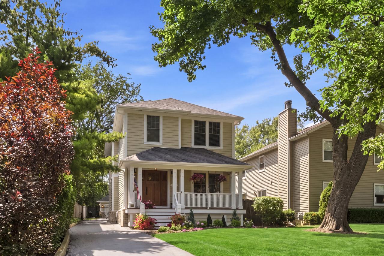 1308 Edgewood Rd., Lake Forest, IL 60045