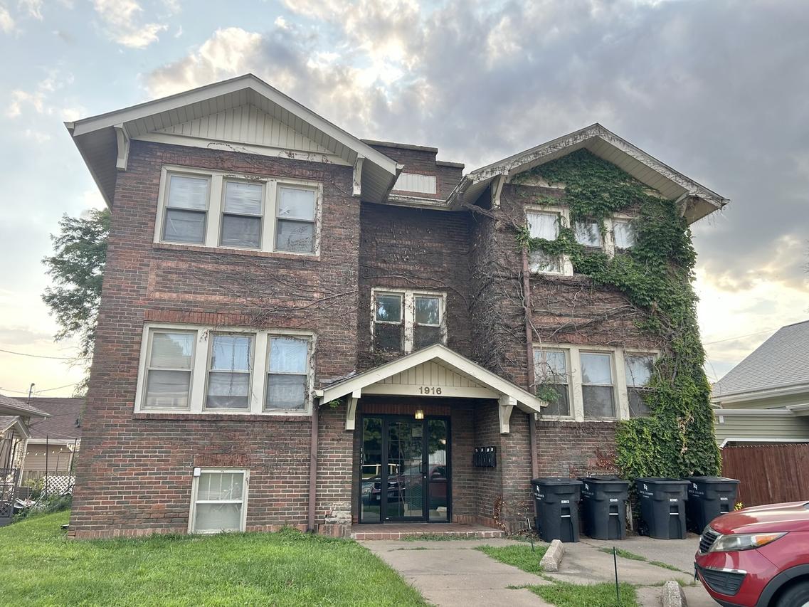 1916 24th St., Rock Island, IL 61201