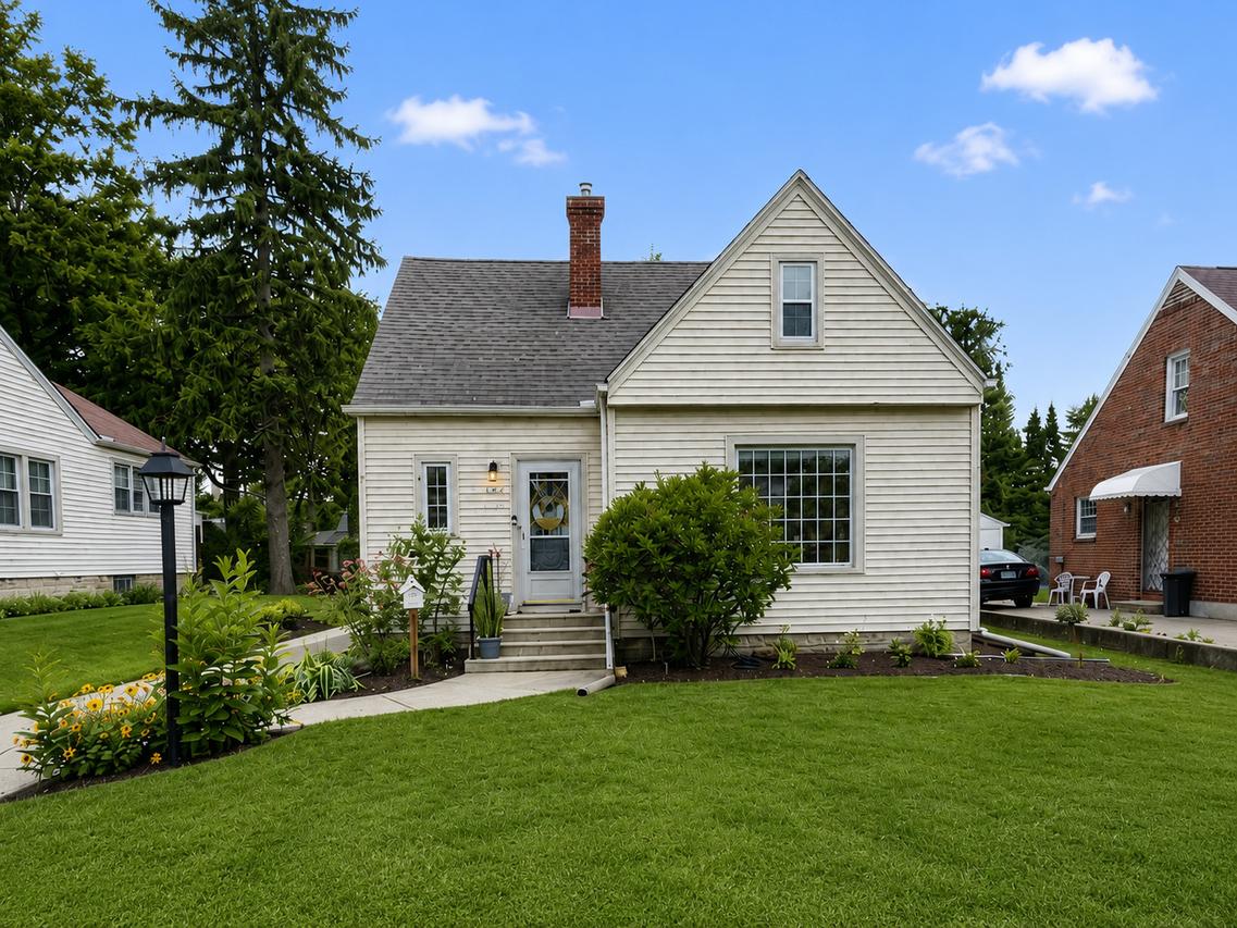 325 Oak Knolls Ave., Rockford, IL 61107