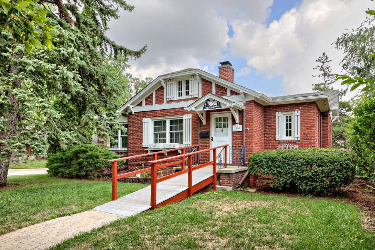 345 Vincent Pl., Elgin, IL 60123