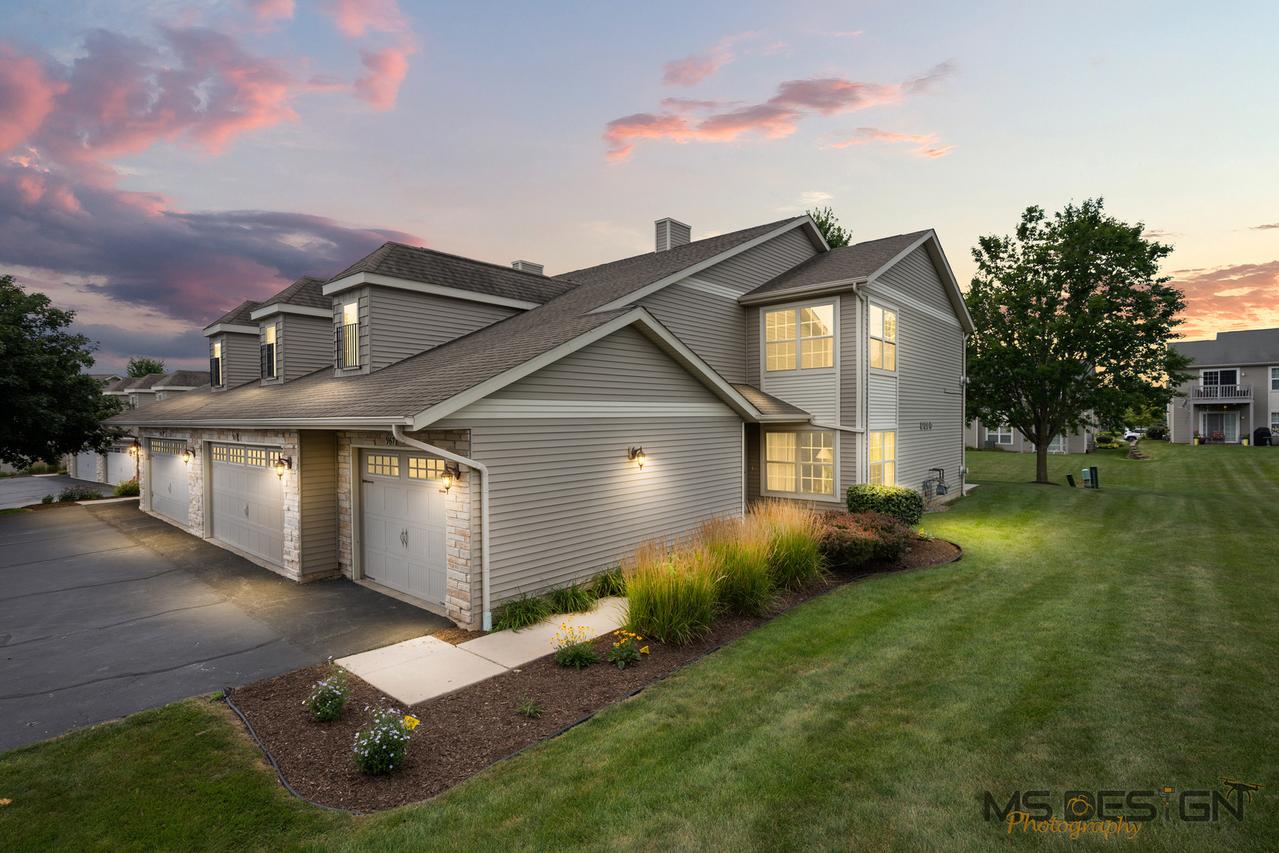 967 Arvle Cir., Sycamore, IL 60178