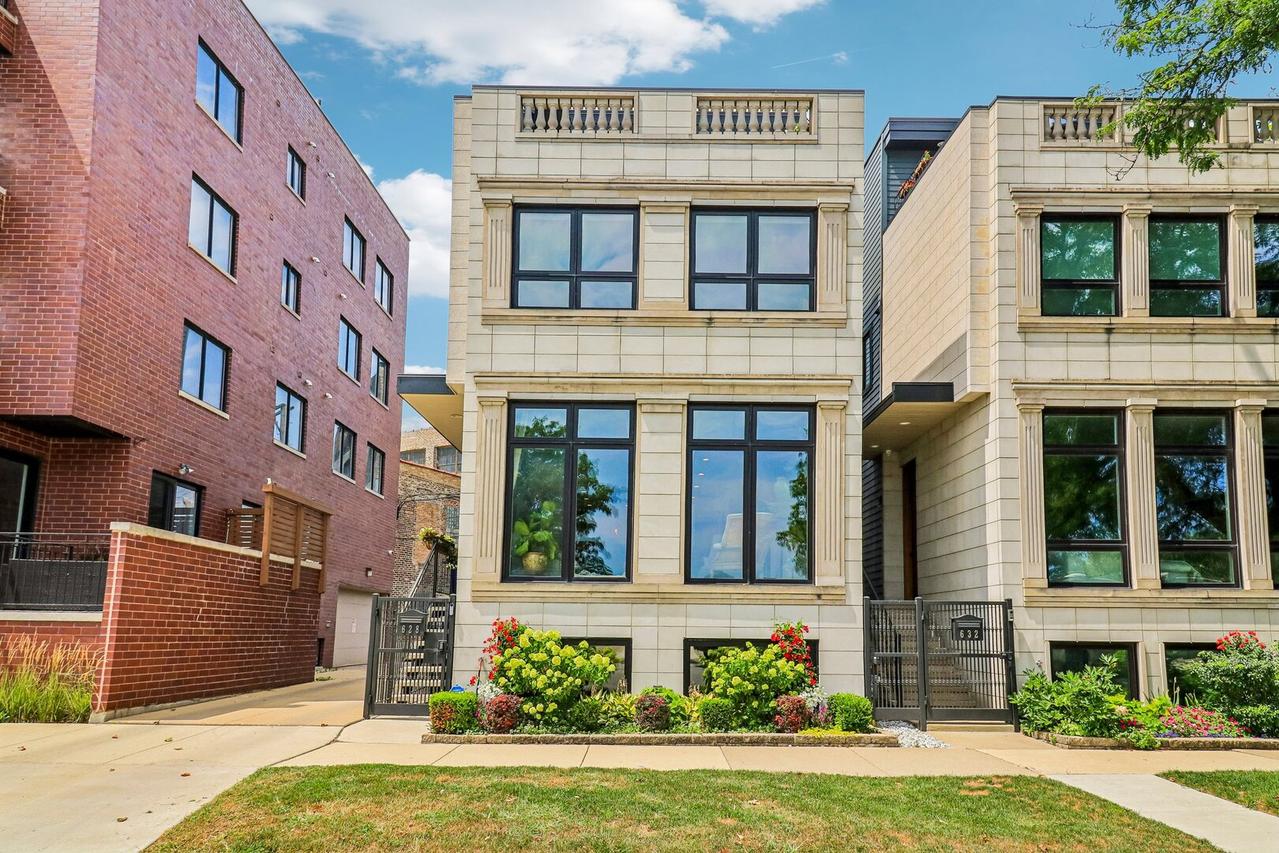 628 N Rockwell St., Chicago, IL 60612