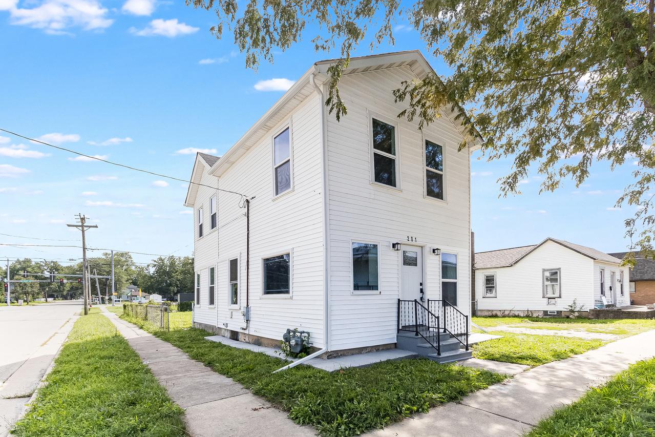 201 W John St., Plano, IL 60545