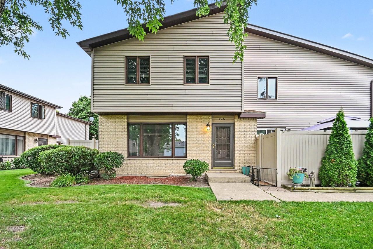 246 E Woodlawn Rd., New Lenox, IL 60451