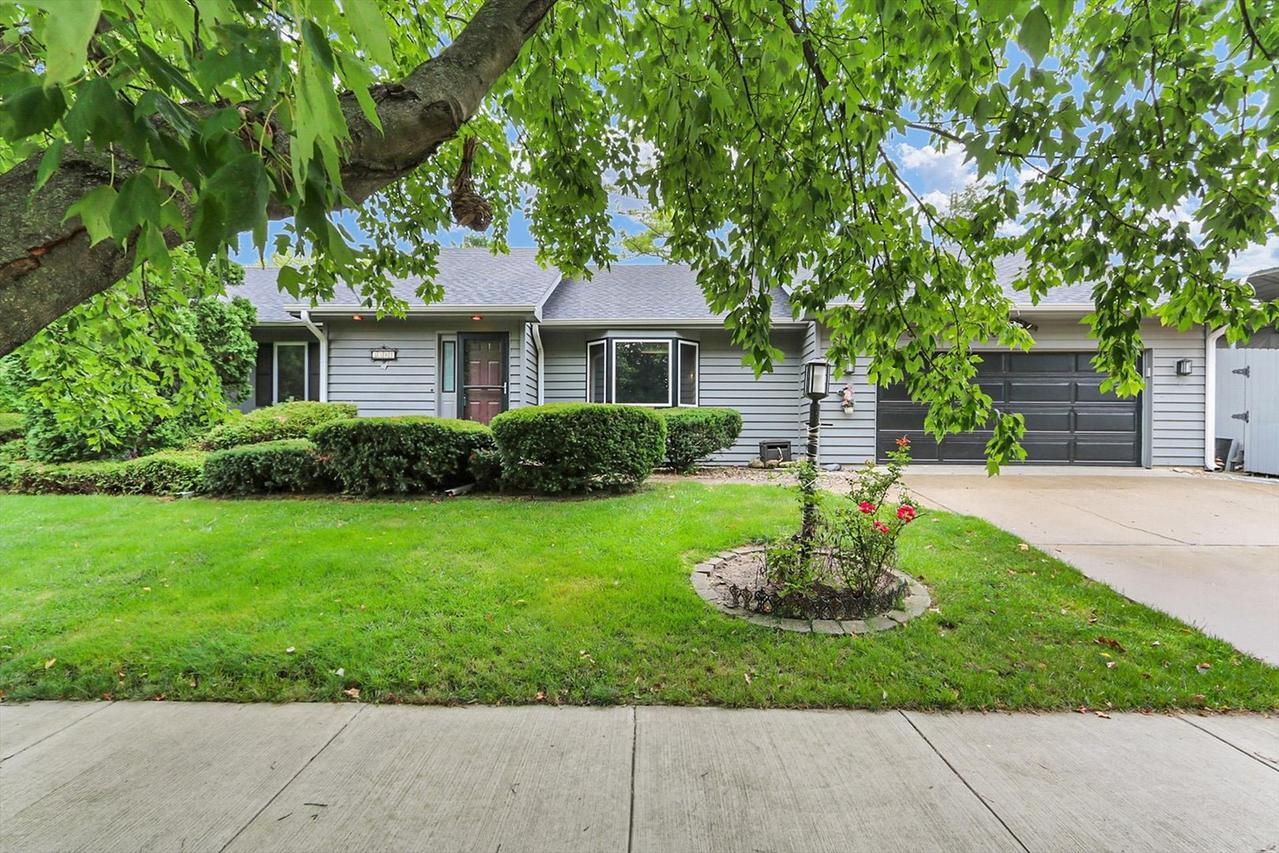 3501 Roxford Dr., Champaign, IL 61822