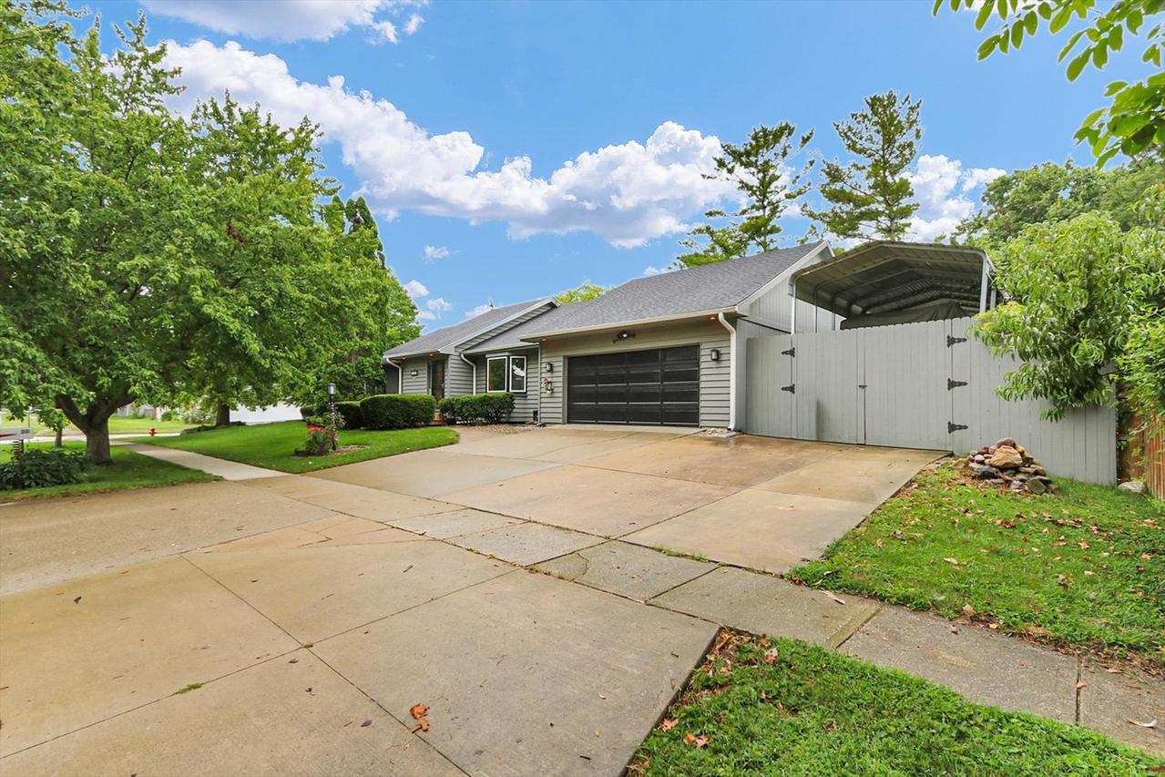 3501 Roxford Dr., Champaign, IL 61822