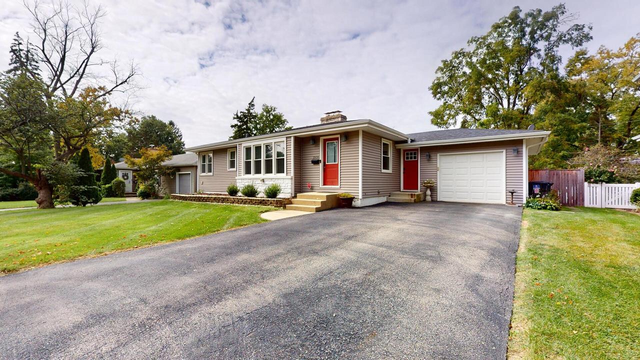 3936 Highland Ave., Downers Grove, IL 60515