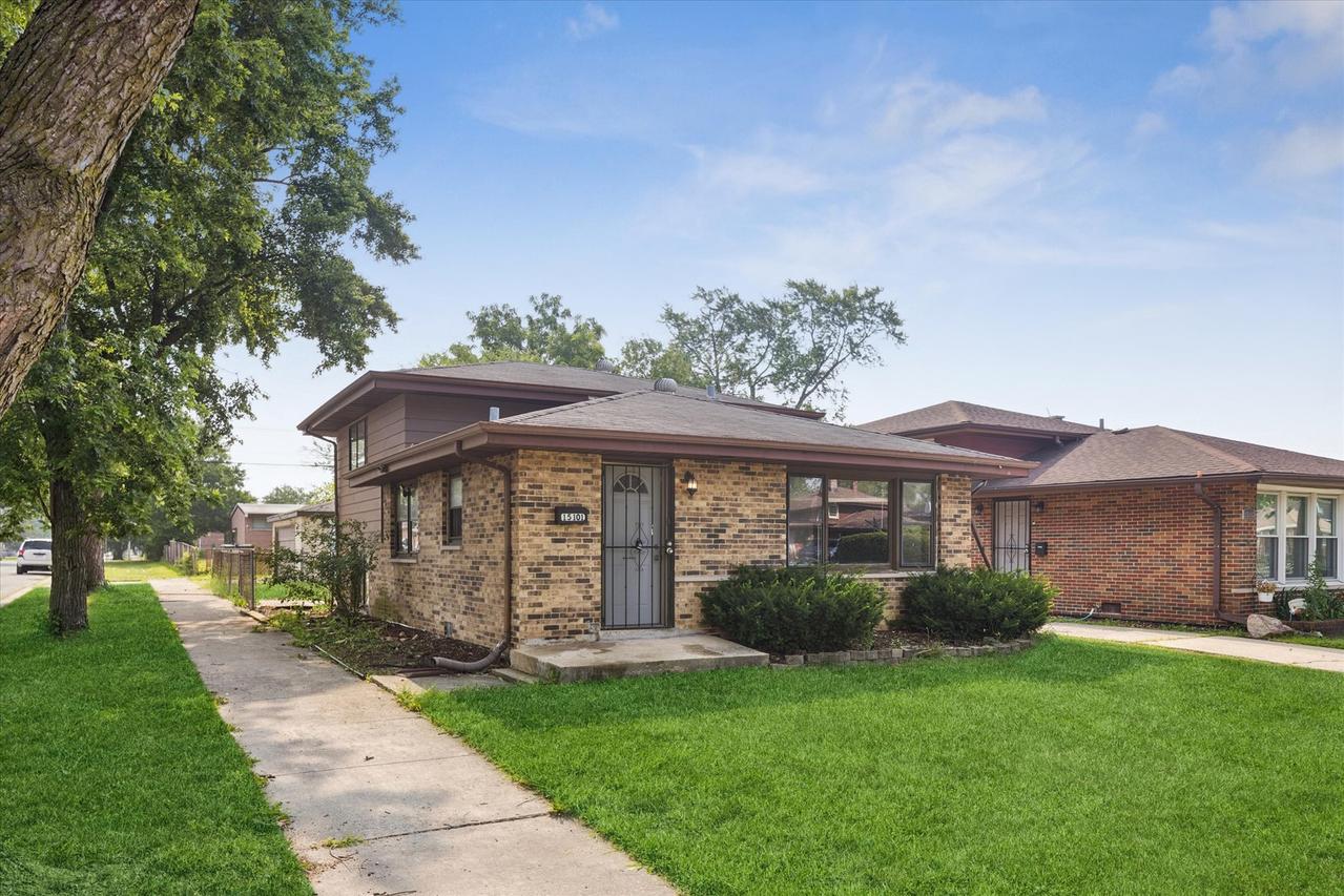 15101 Beachview Ter., Dolton, IL 60419
