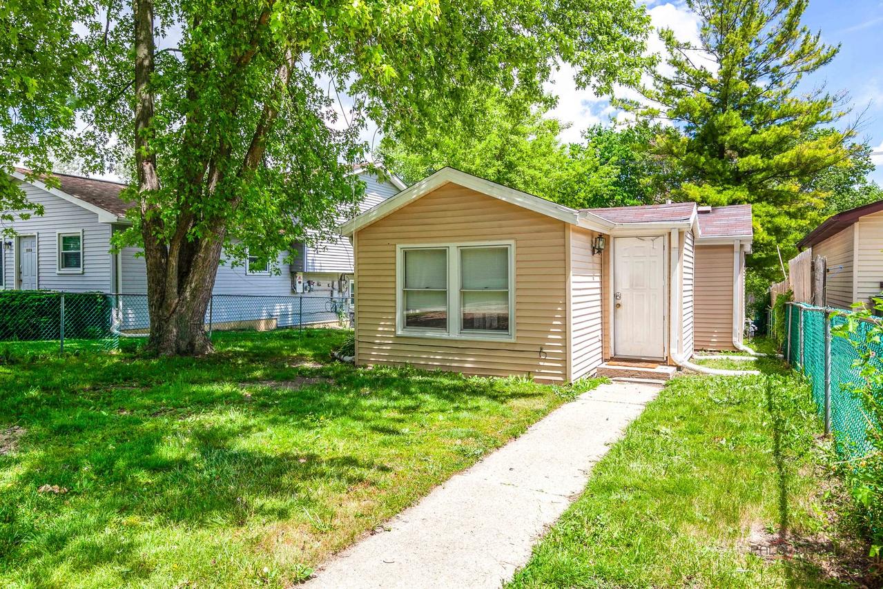 1809 Galilee Ave., Zion, IL 60099