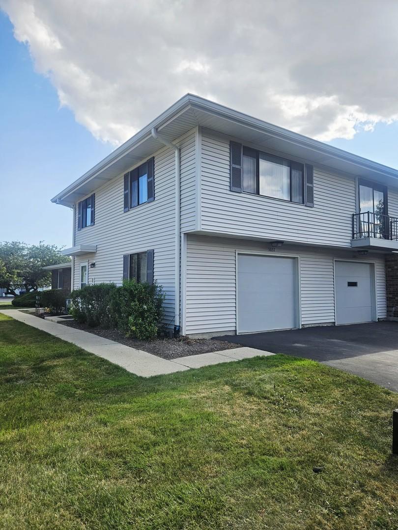 1037 Quanset Ct., Schaumburg, IL 60194