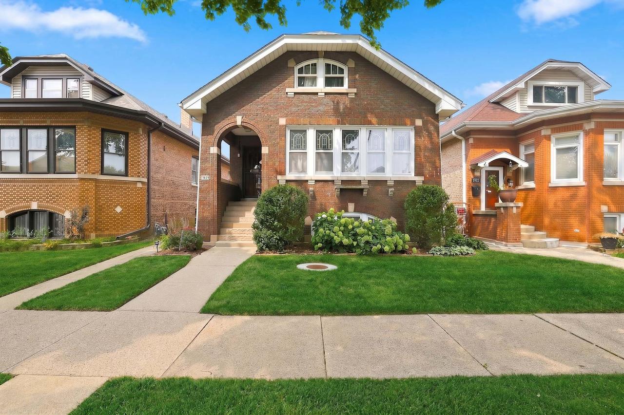 1924 Clinton Ave., Berwyn, IL 60402