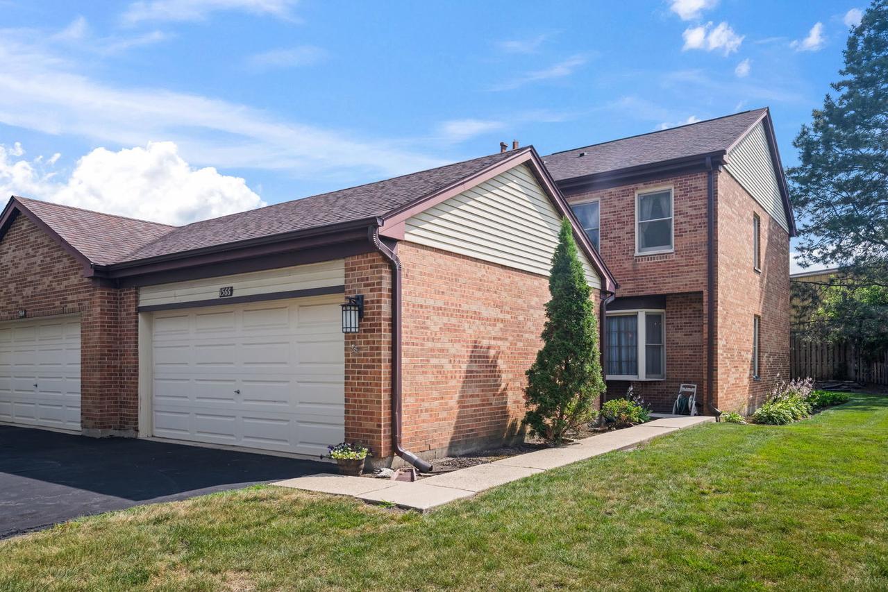 1566 N Windsor Dr., Arlington Heights, IL 60004