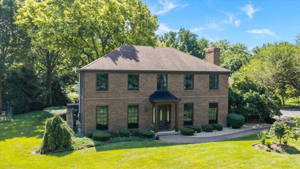 40W170 Deer Run Dr., St. Charles, IL 60175