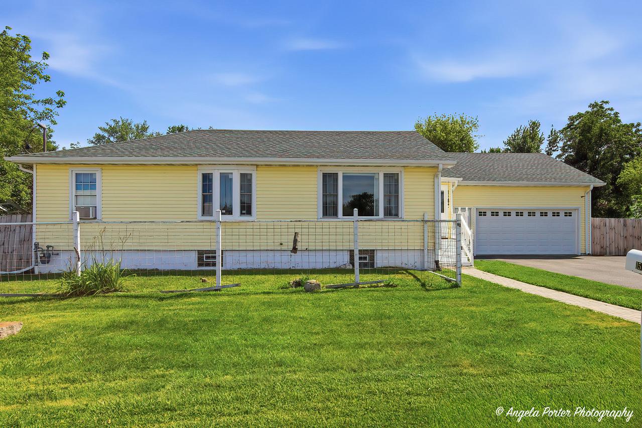 1513 12th St., Waukegan, IL 60085