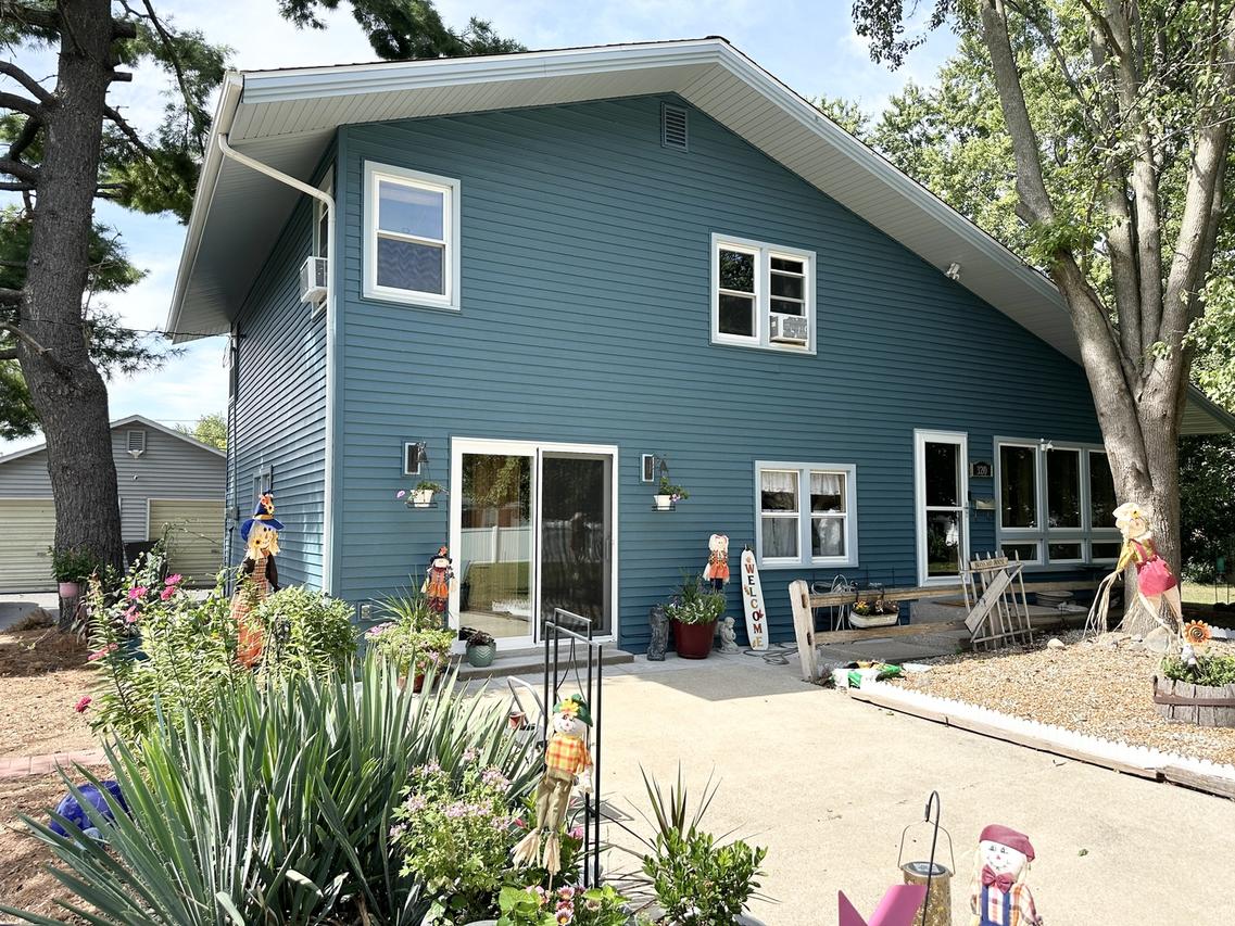 320 E Lincoln Ave., Watseka, IL 60970