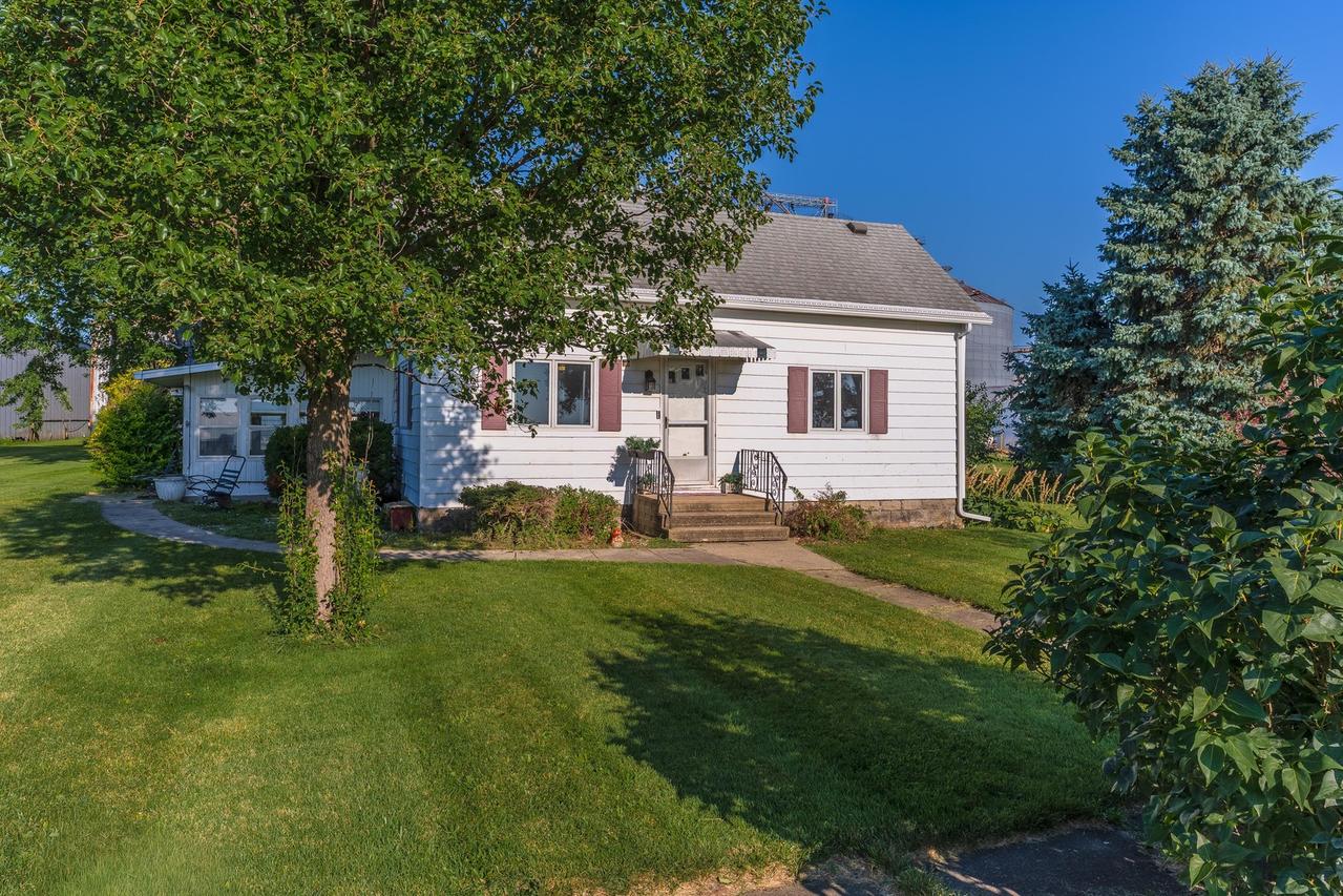 13223 N 2760 Rd., Forrest, IL 61741