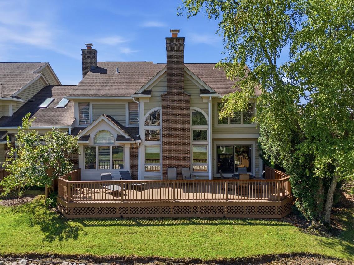 876 Island Ct., Deerfield, IL 60015