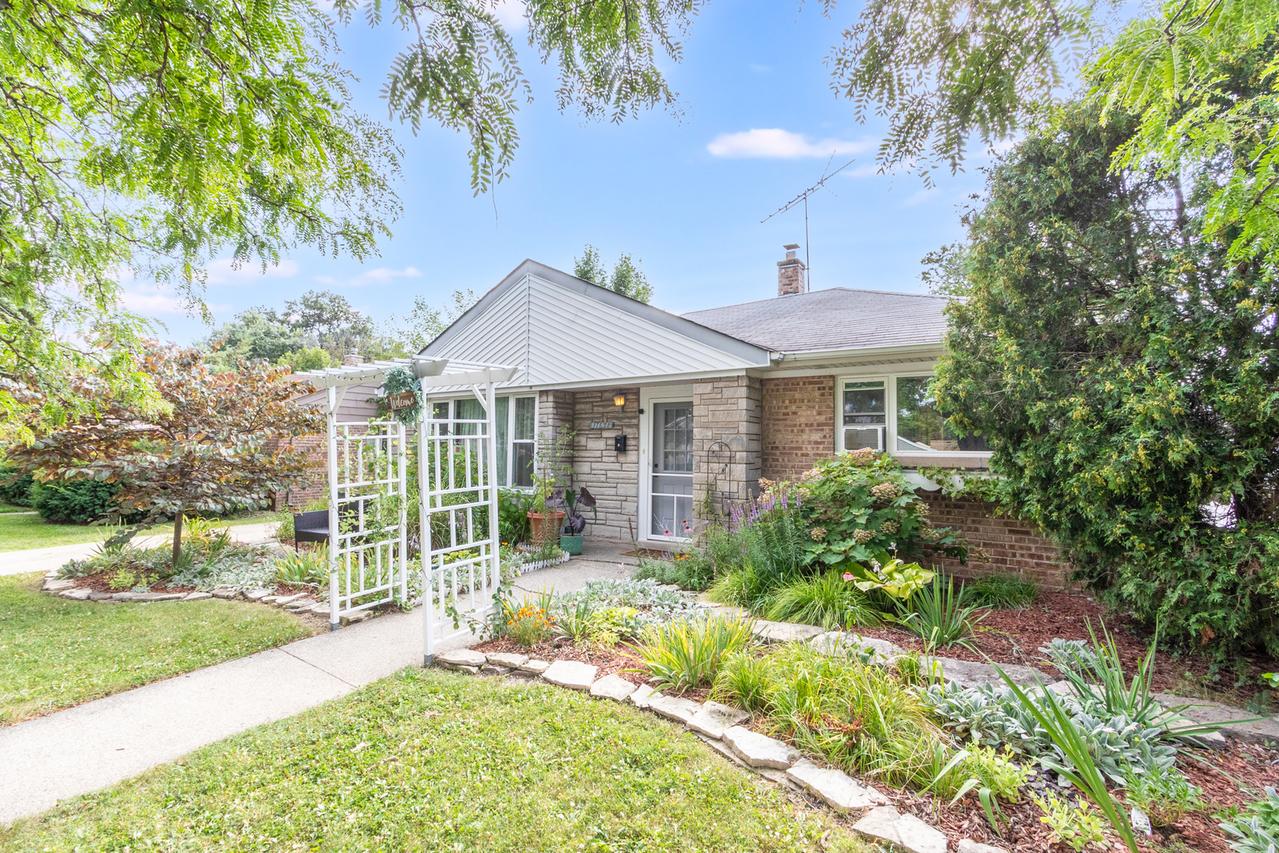 17638 Roosevelt Ave., Homewood, IL 60430