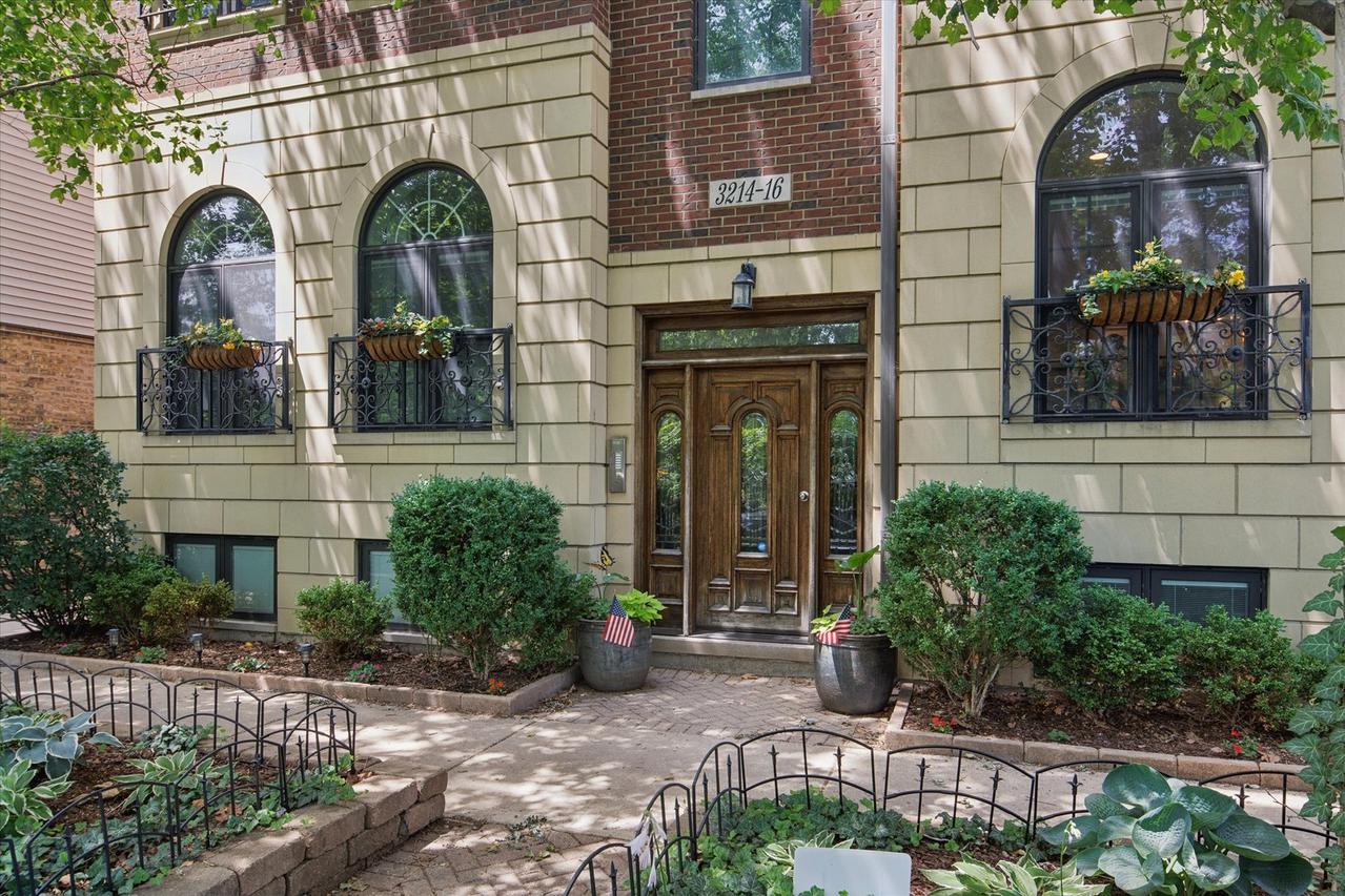 3216 N Ravenswood Ave. #1N, Chicago, IL 60657