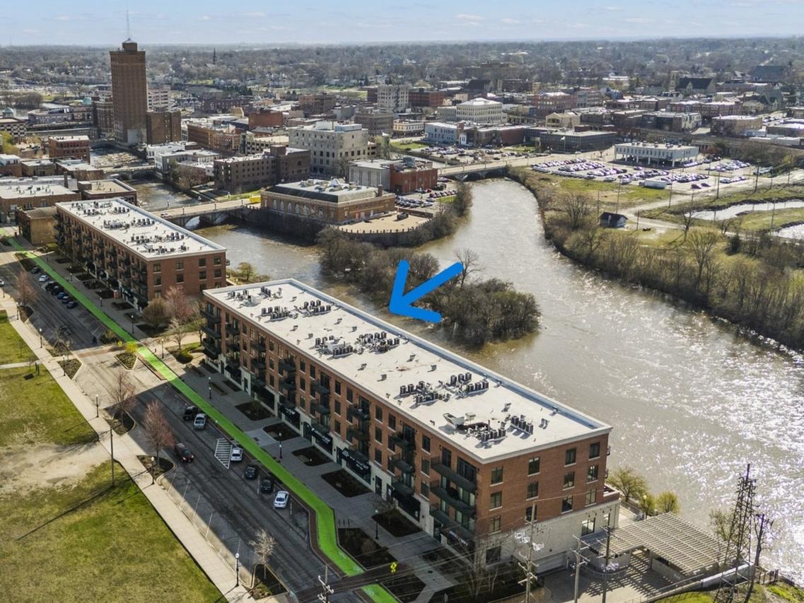 160 S River St. #305, Aurora, IL 60506