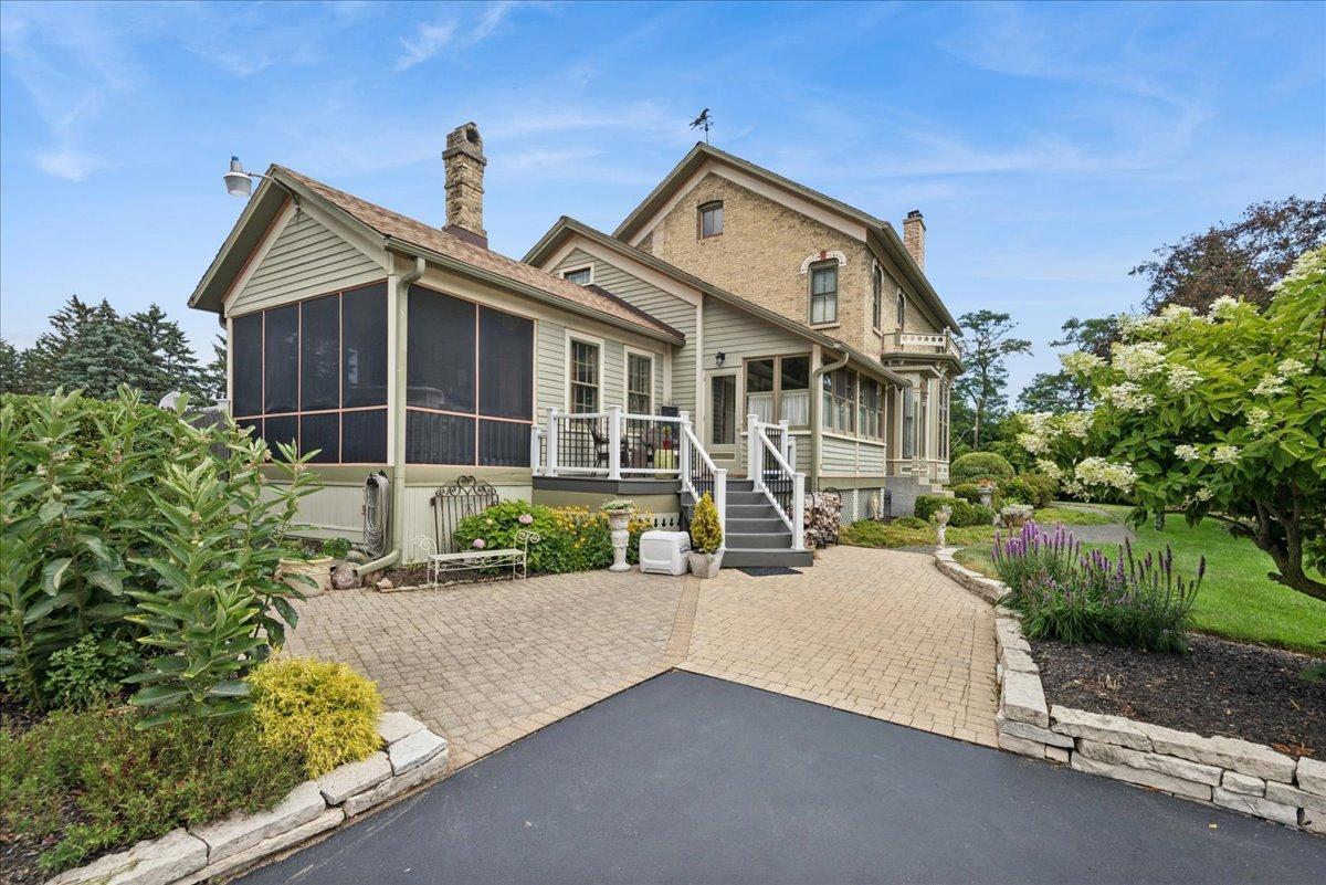 346 Sheridan Rd., Winthrop Harbor, IL 60096