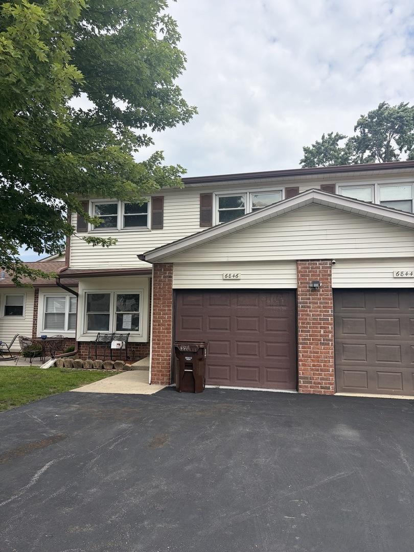 6846 Sussex Rd., Tinley Park, IL 60477