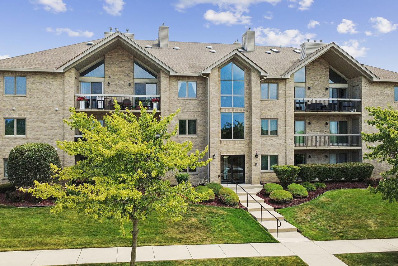 14011 Norwich Ln. #303, Orland Park, IL 60467