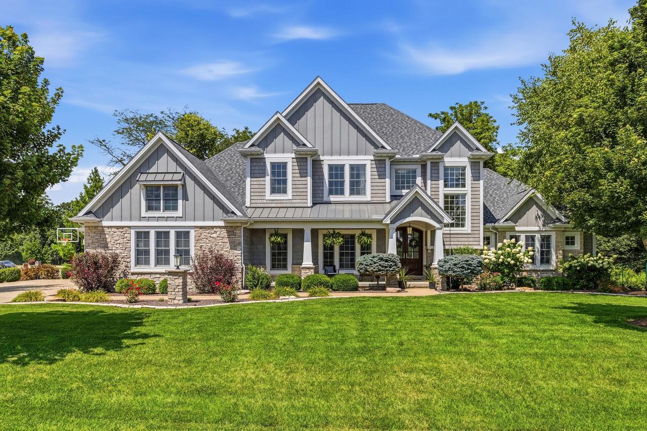 1502 Riverwood Point, Mahomet, IL 61853