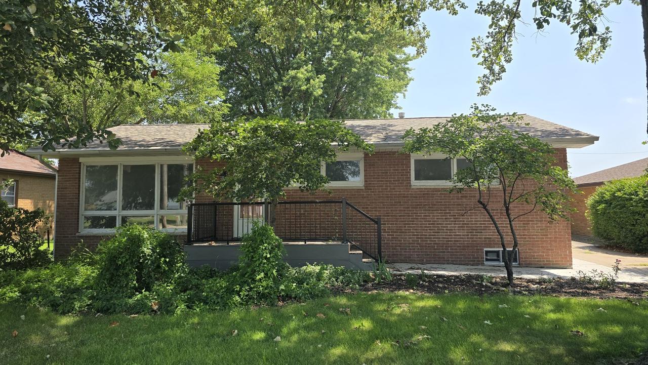 434 S Chicago St., Geneseo, IL 61254