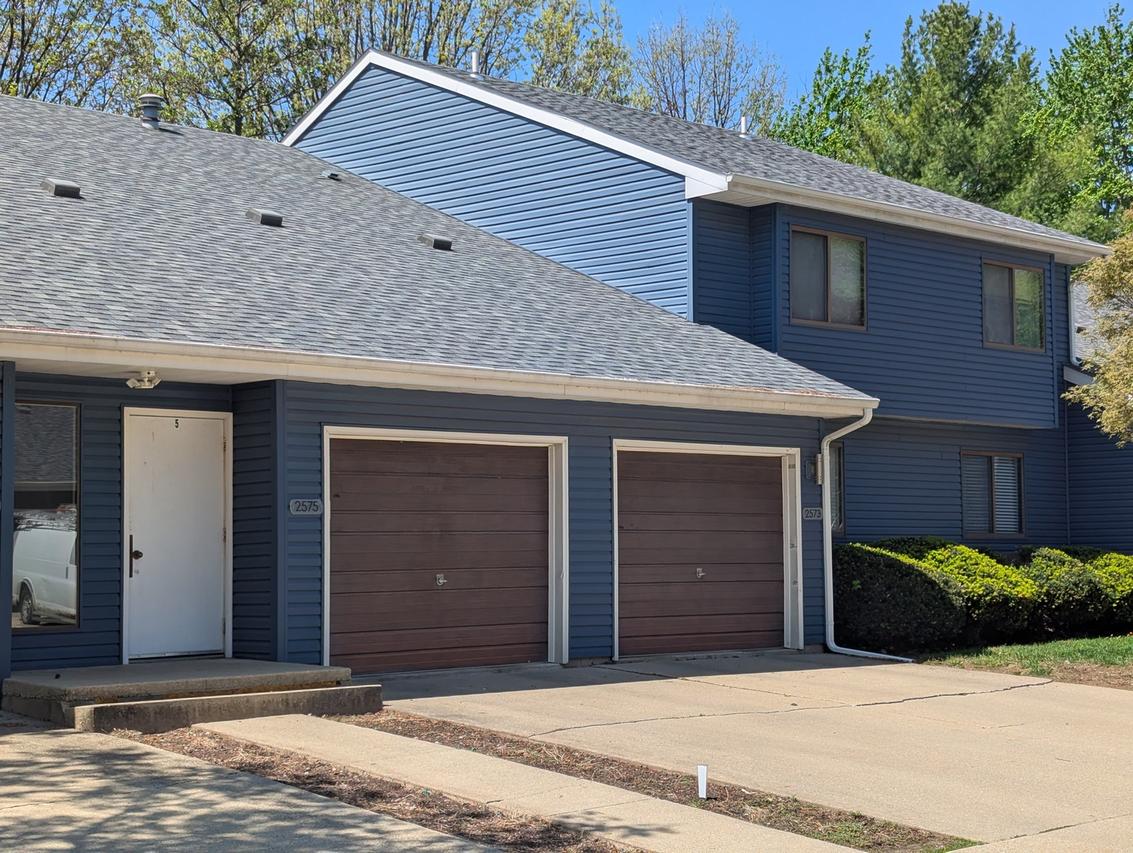 2575 Clayton Blvd., Champaign, IL 61822