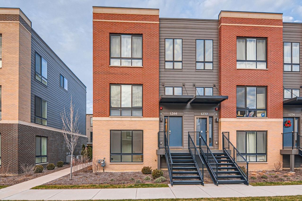 1266 Catalina Ct., Schaumburg, IL 60173