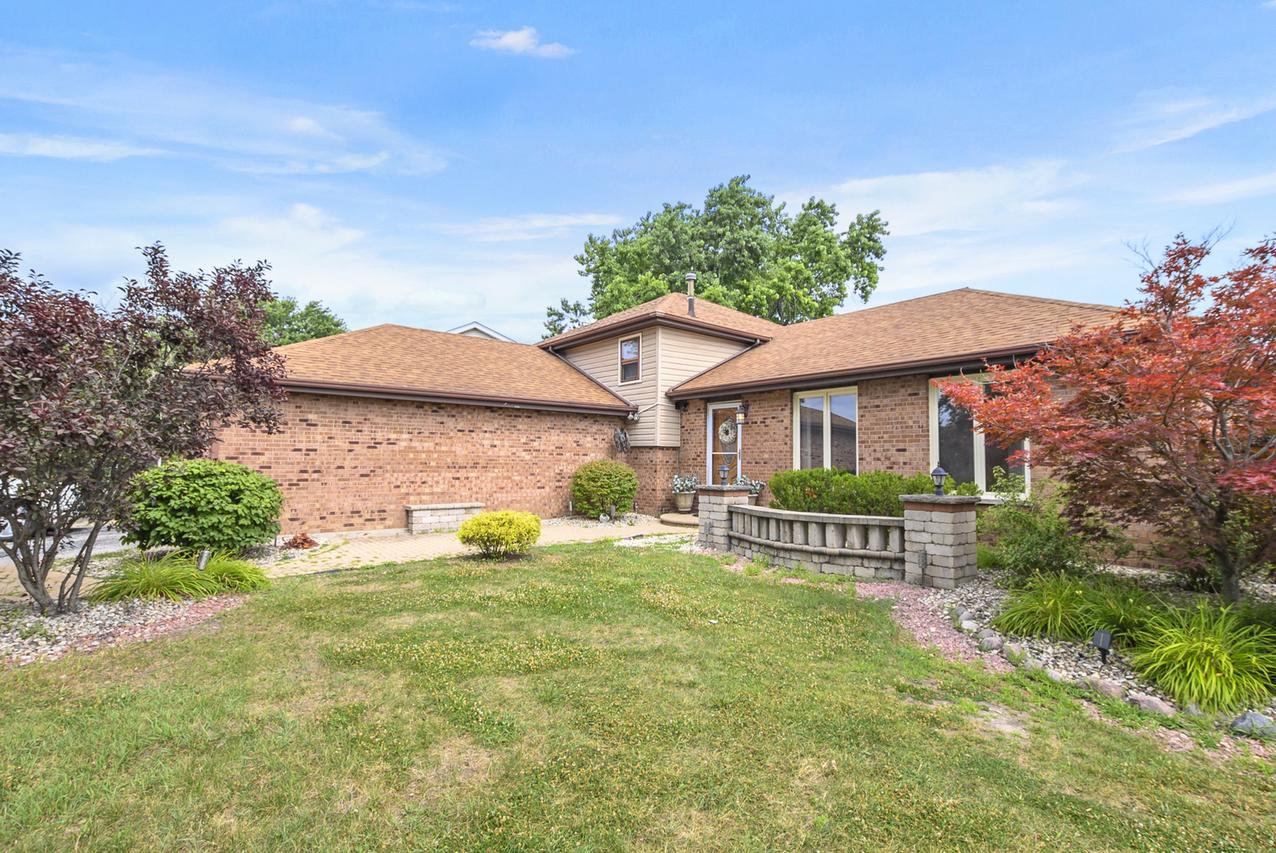 7048 Brementowne Rd., Tinley Park, IL 60477