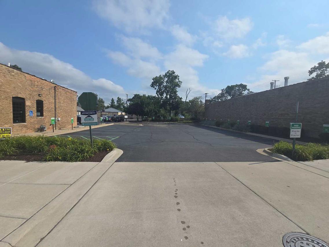 122 W Main St., Cary, IL 60013