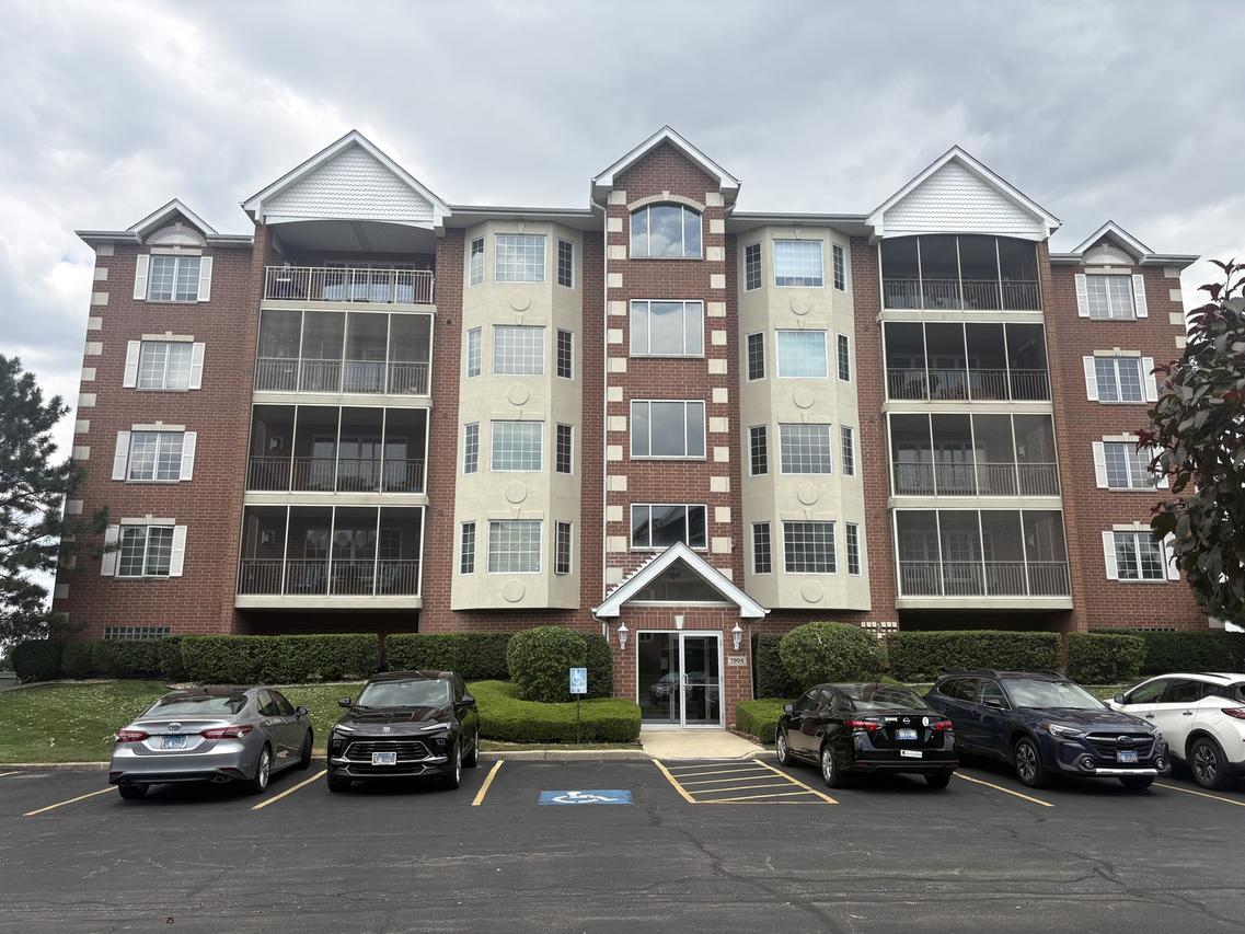 7904 Trinity Cir. #2NW, Tinley Park, IL 60487