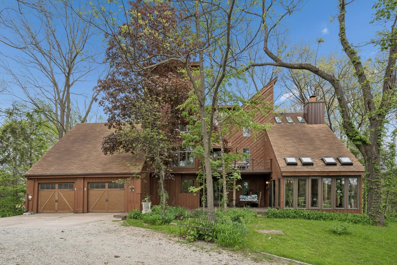 644 Schroeder Rd., Coal Valley, IL 61240